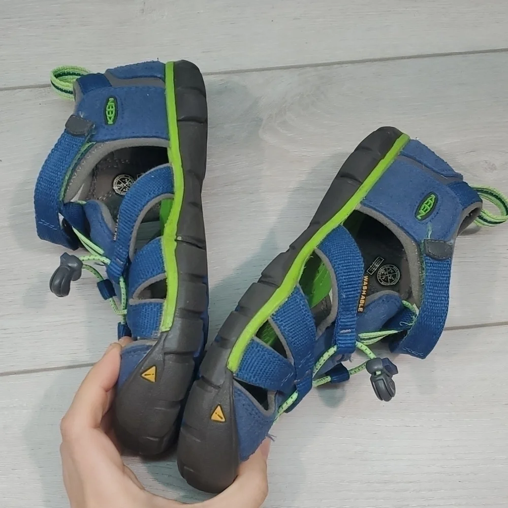 Keen Boys Outdoor Fishermen Newport Waterproof Sandals Shoes sz 2